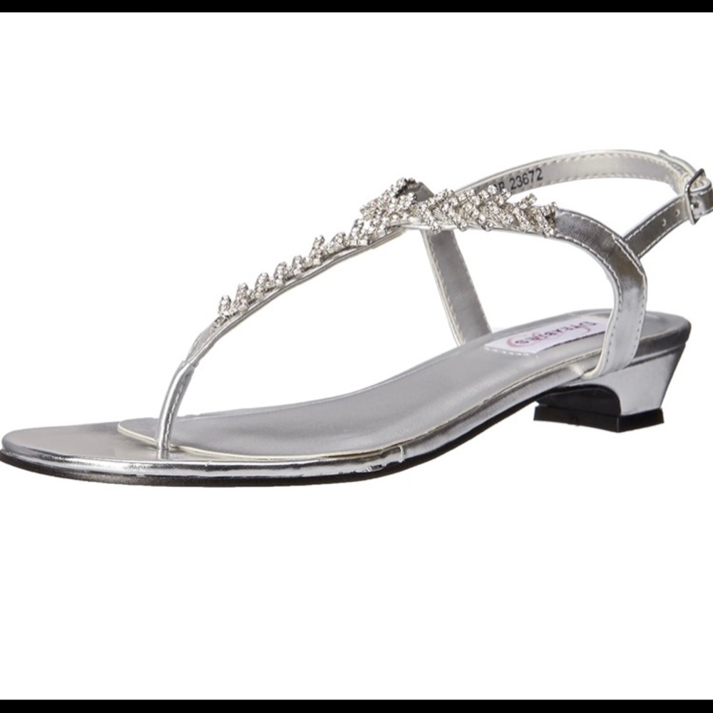 Dyeables Sarah Silver Metallic Sandals - Brand New
